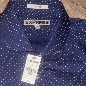 Express fitted button up
